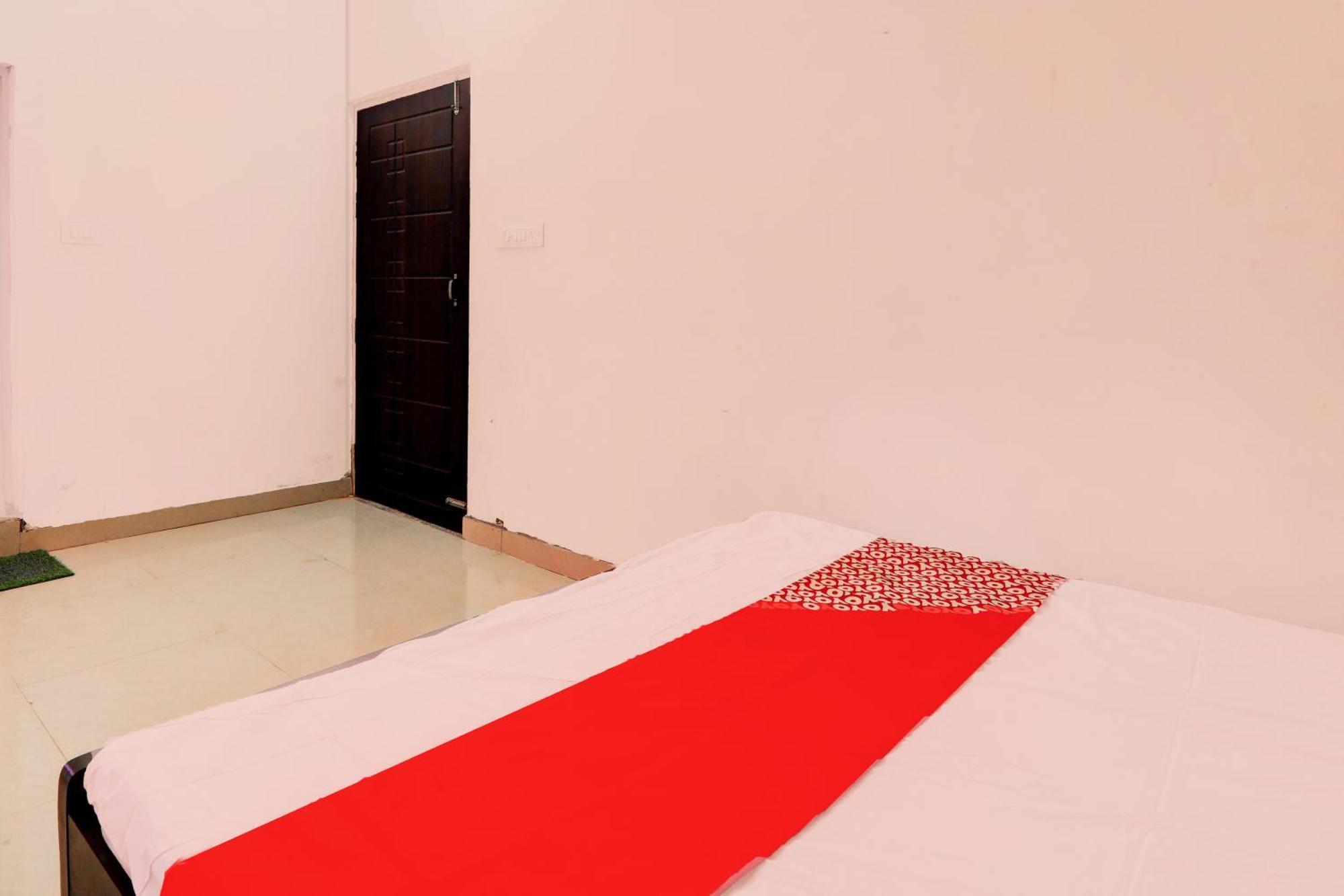 Oyo Flagship Shine Hotel Chinhat Экстерьер фото